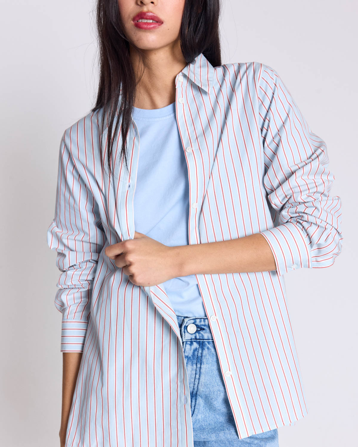 Chemise Liseron rayures rouge fond bleu