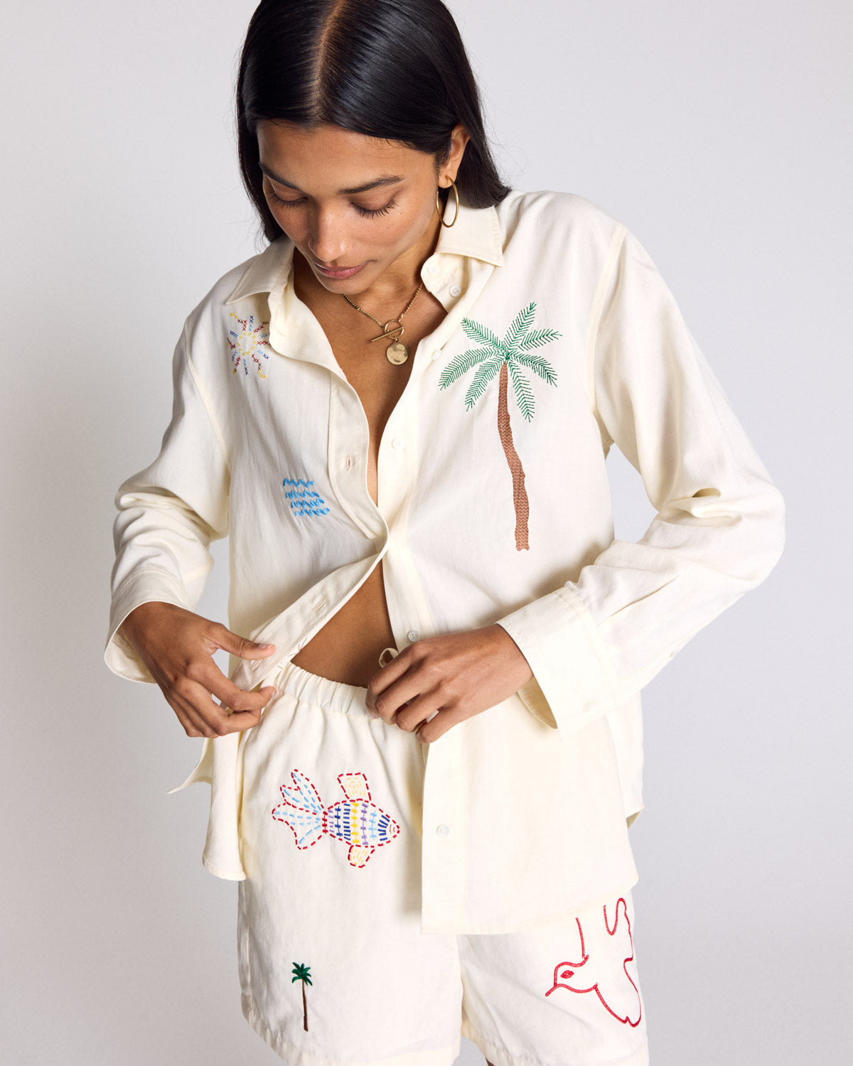 Chemise Anne blanc ivoire et broderies multicolores