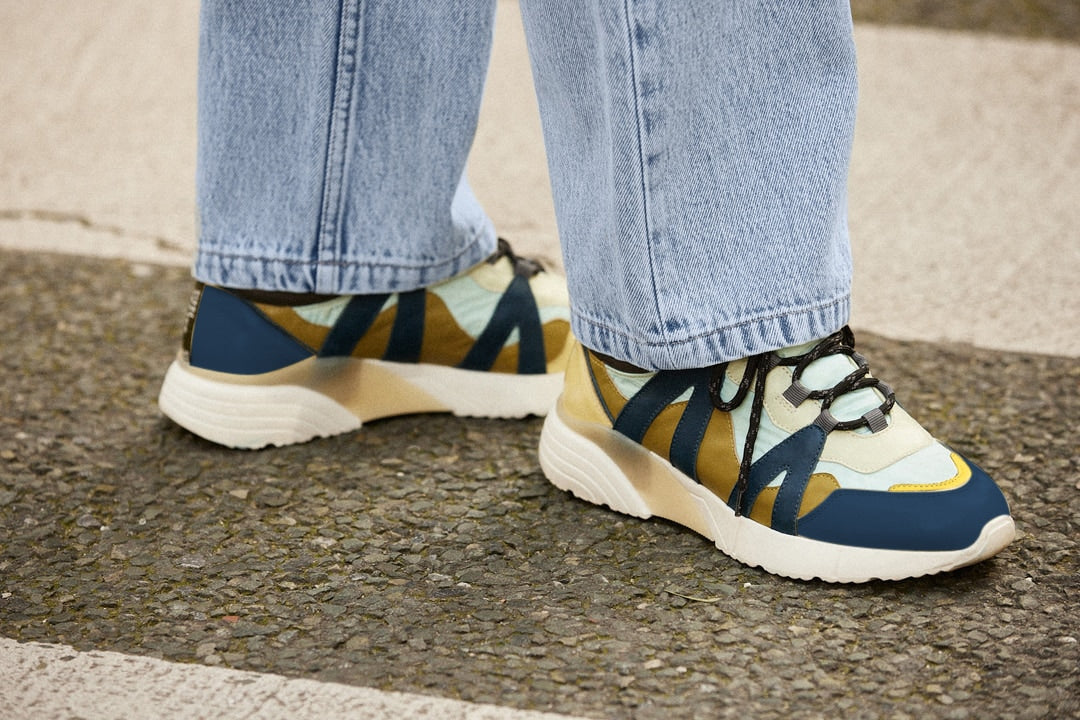 Baskets Astor jaune vert et bleu