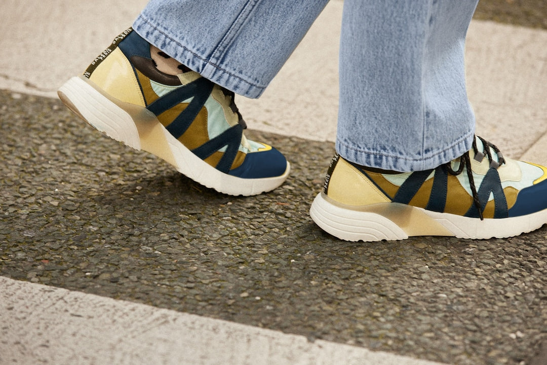 Baskets Astor jaune vert et bleu
