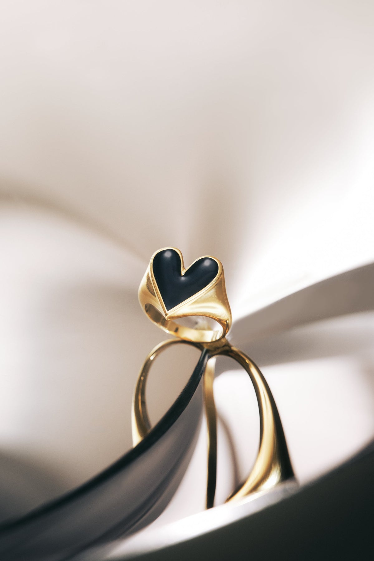 Bague Faustine doré coeur noir