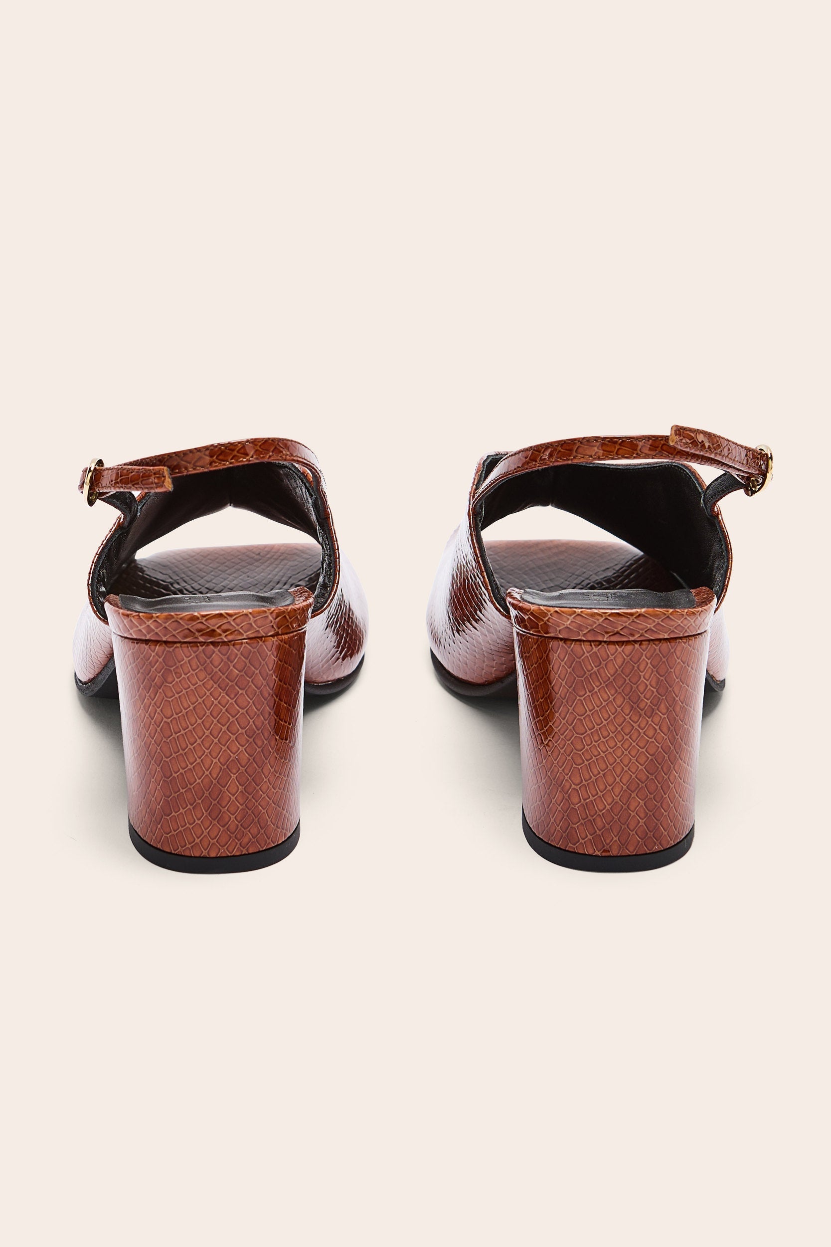 Sandales Barbara vernis embossé camel