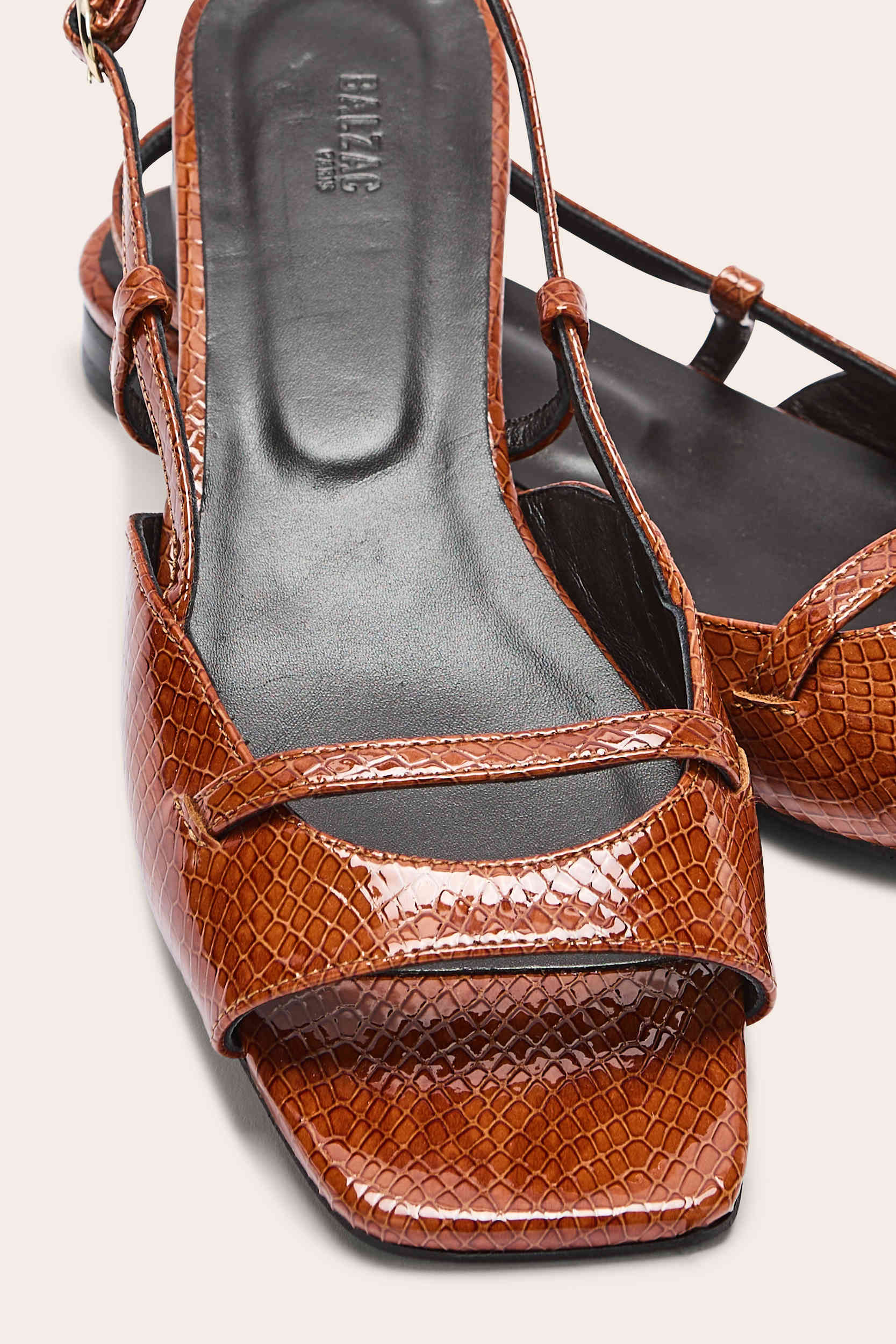 Sandales Dona vernis embossé camel