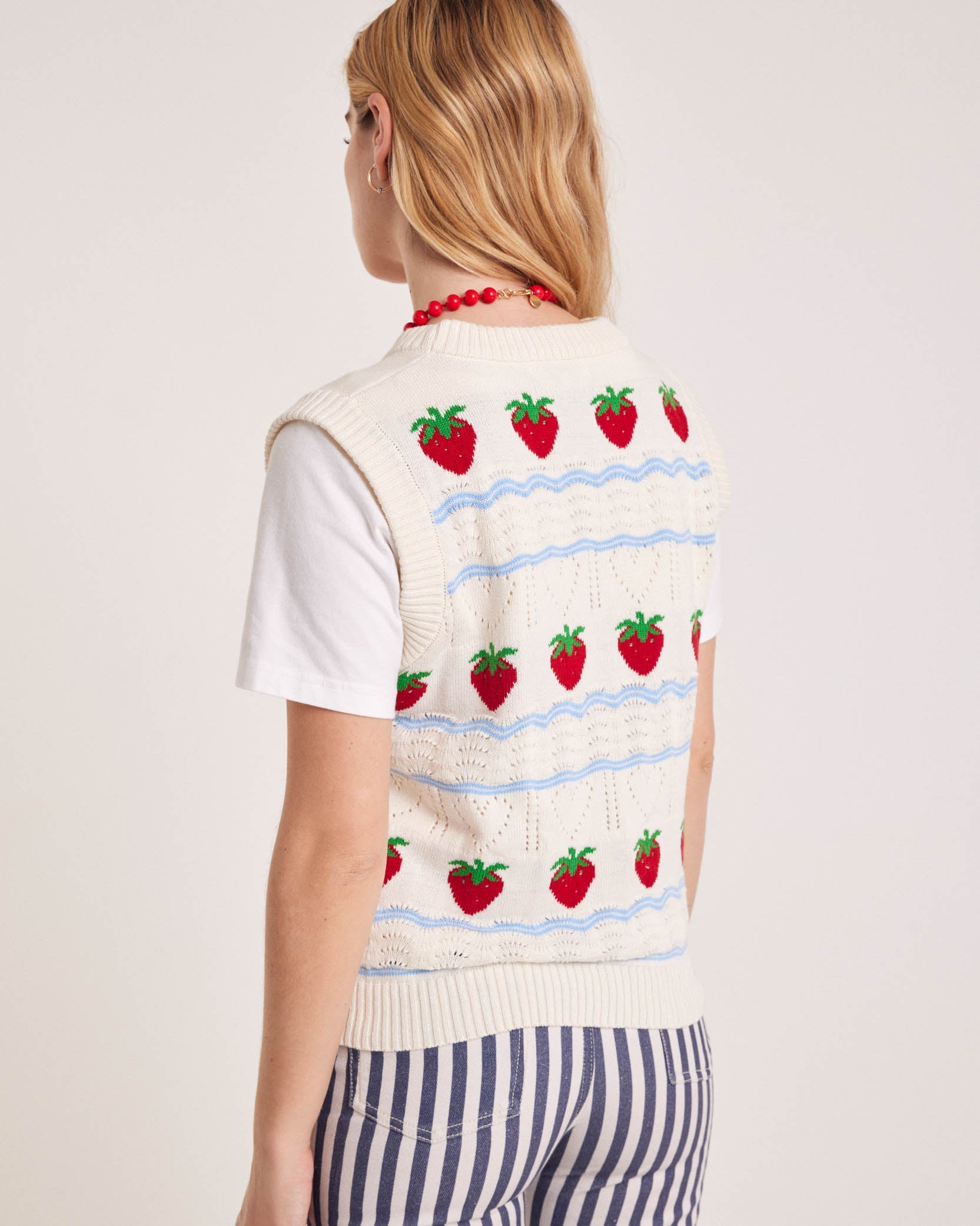 Pull Priska écru et fraises rouges