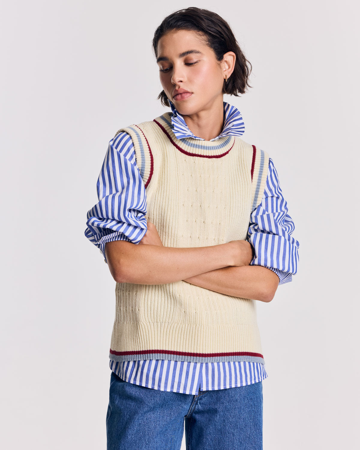 Pull Perle écru liseré bleu et rouge