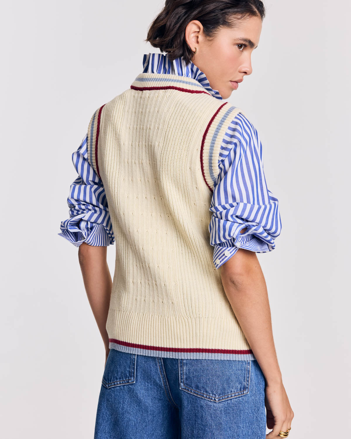 Pull Perle écru liseré bleu et rouge
