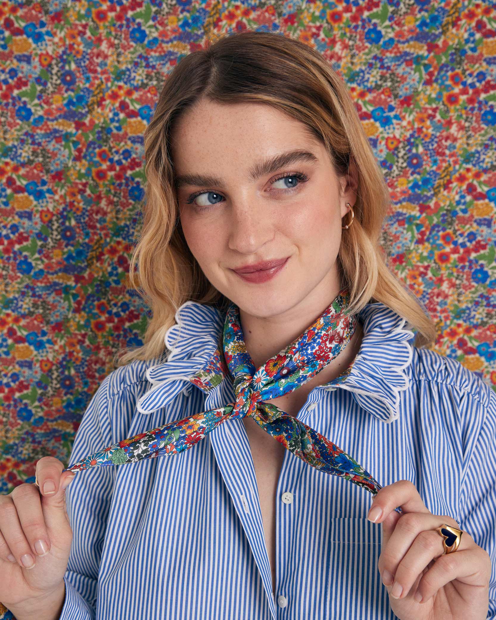 Foulard Kelly en tissu Liberty bleu et jaune