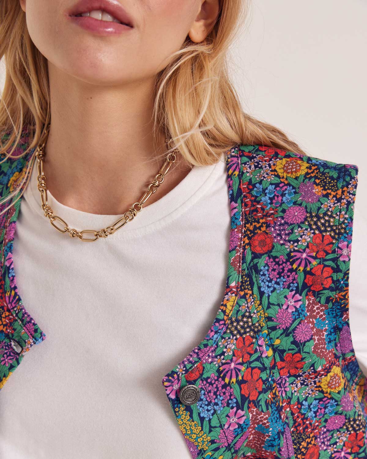 Gilet Mike en tissu Liberty violet, jaune et rose