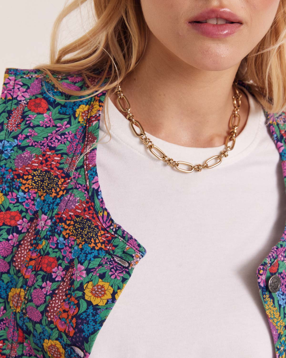 Gilet Mike en tissu Liberty violet, jaune et rose