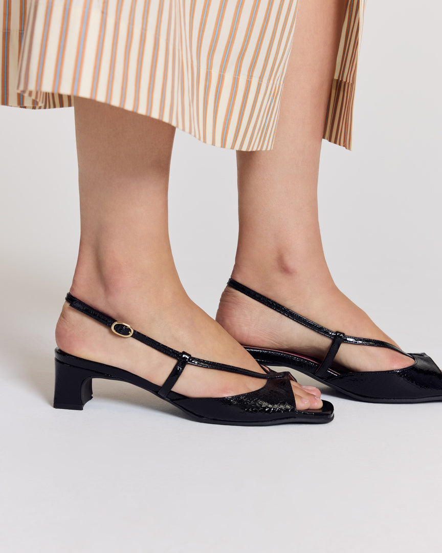 Sandales Tella vernis embossé noir