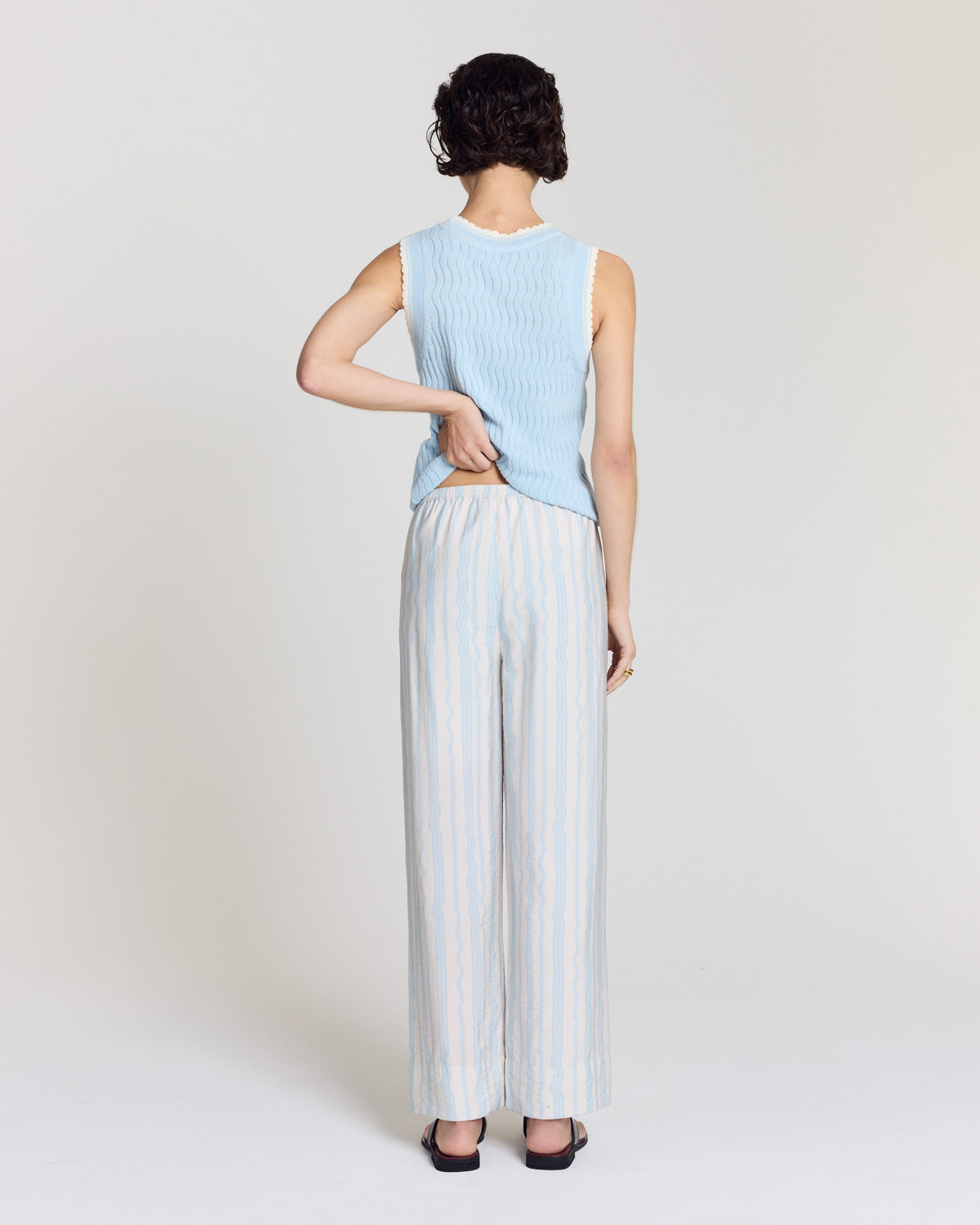 Pantalon Hollis rayures onde fond blanc