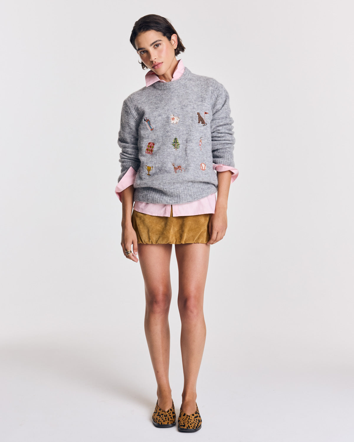 Pull Prune gris chiné et broderies ivy