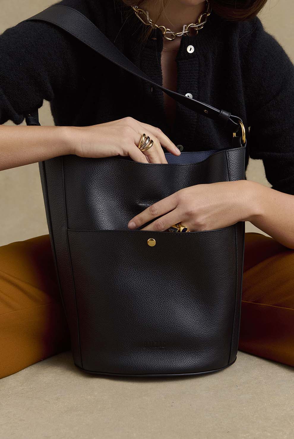 Sac Grand Sofia grainé noir intérieur marine