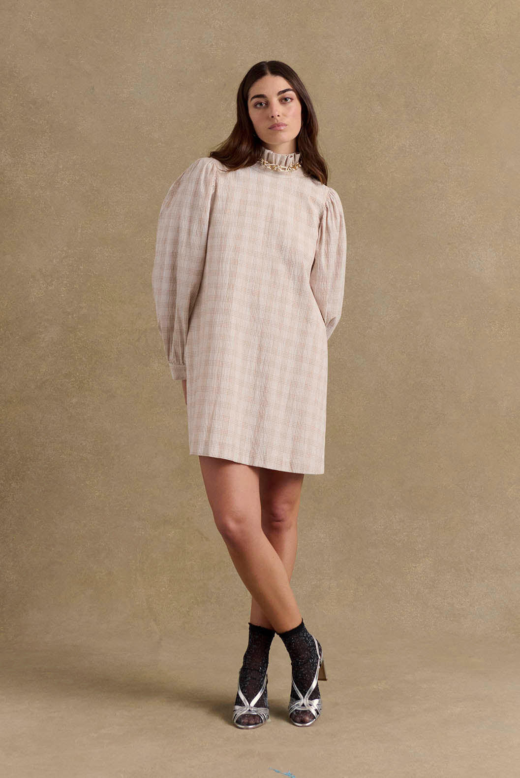 Robe Saga carreaux beige et blanc