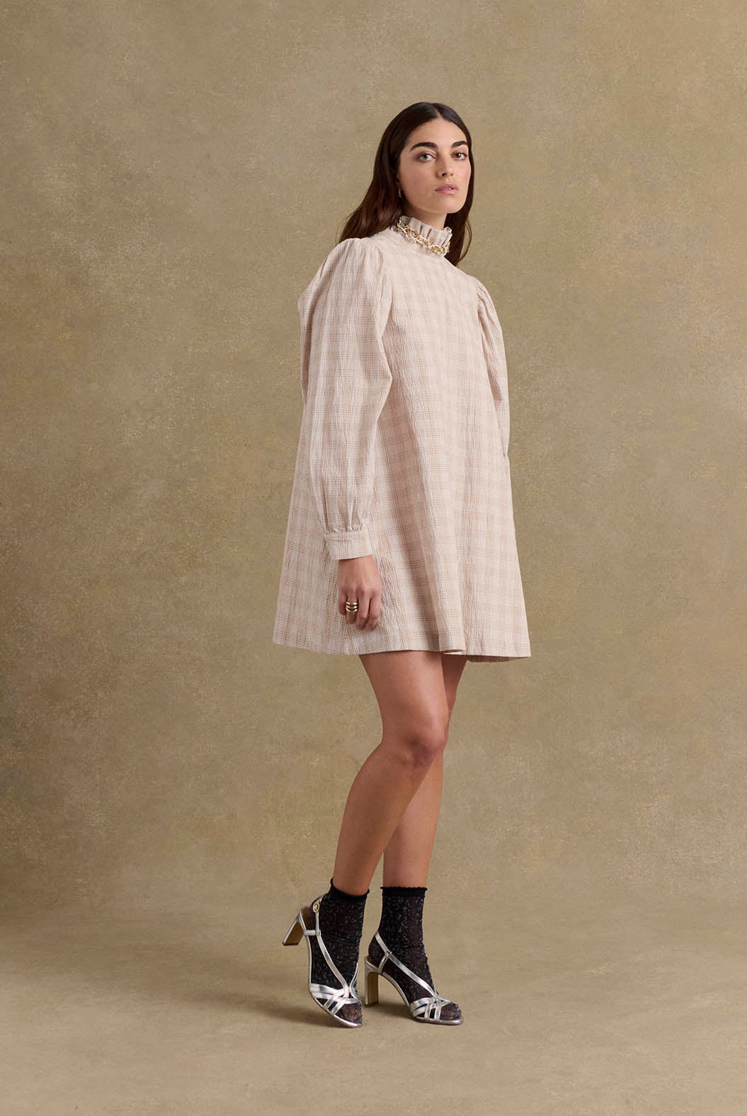 Robe Saga carreaux beige et blanc