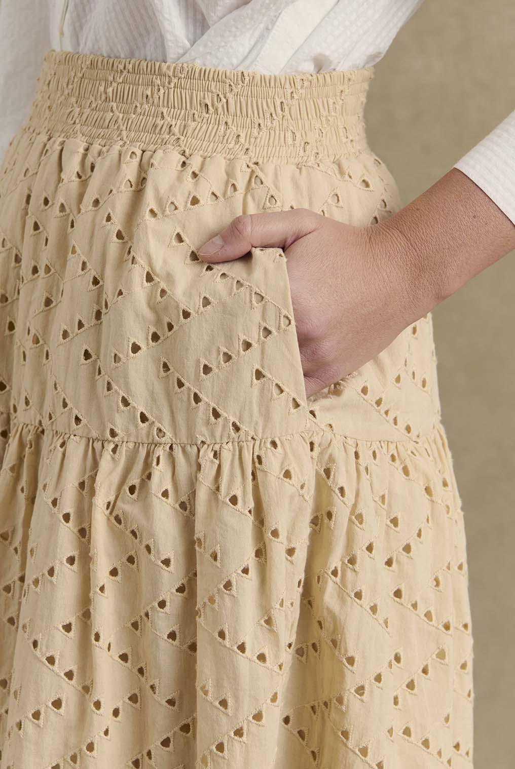 Jupe Gaby broderie anglaise beige