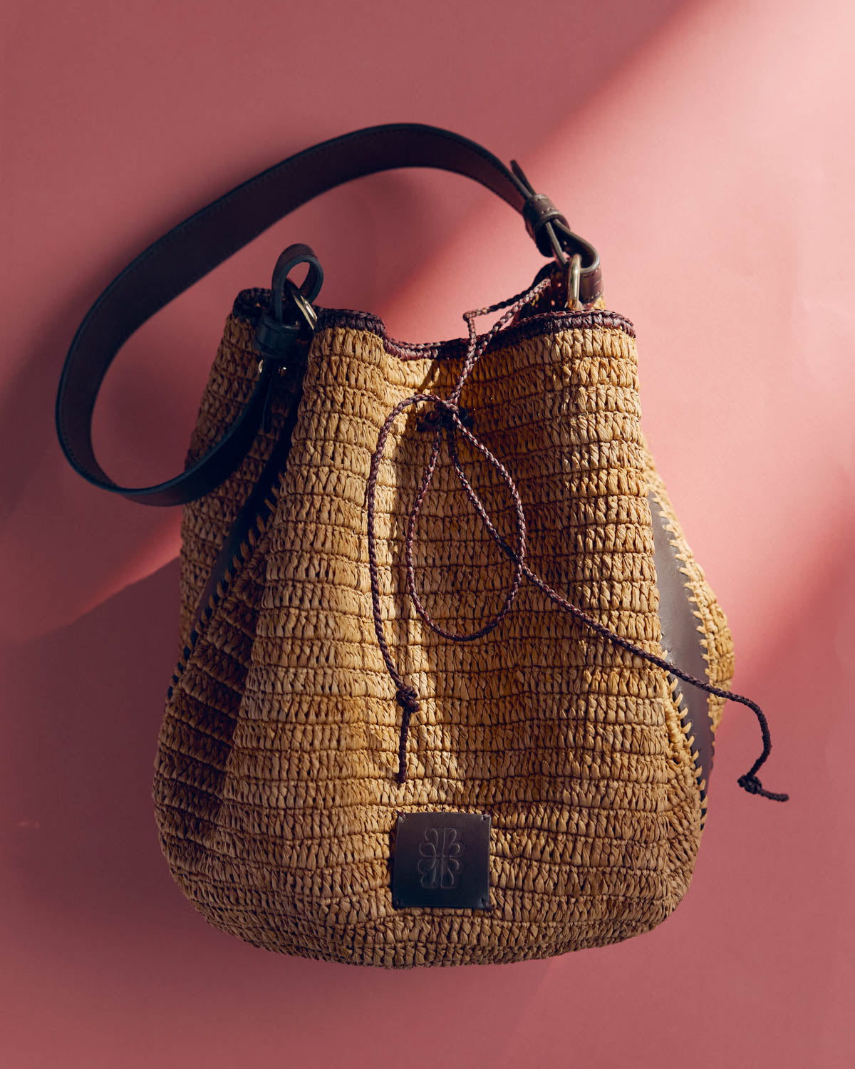 Panier Sola raphia et chocolat