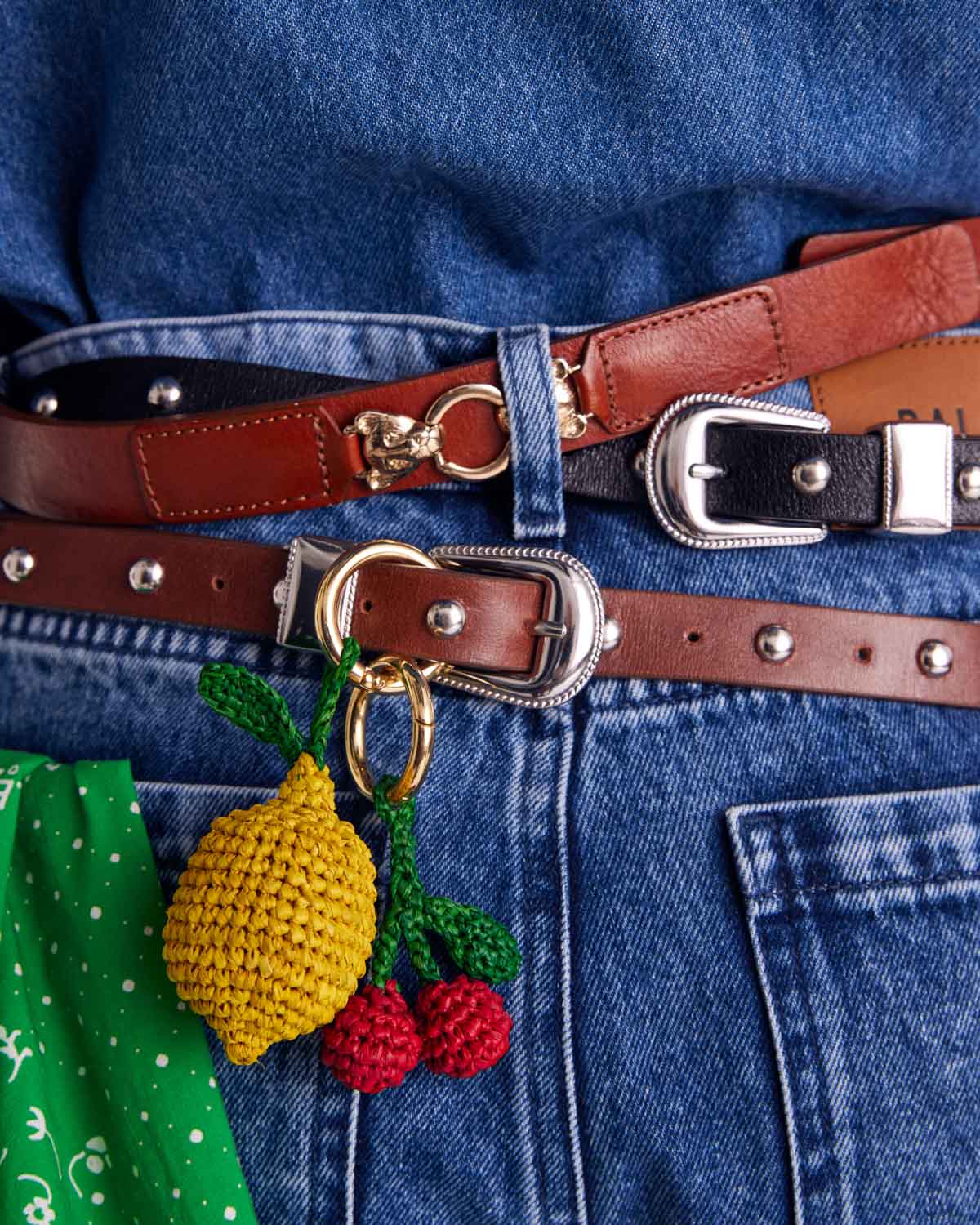 Porte-clés cerise raphia