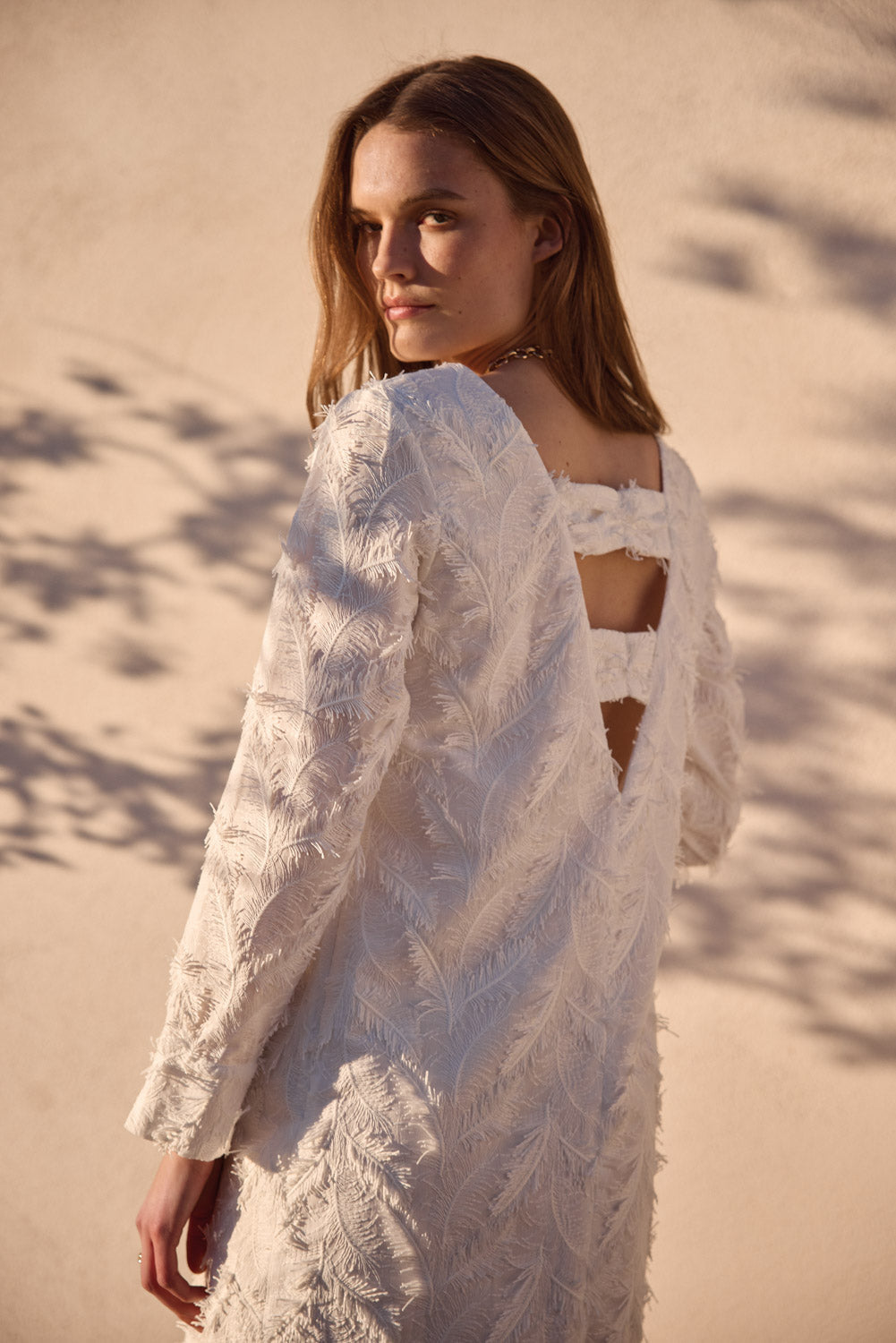 Robe Amada plume blanche