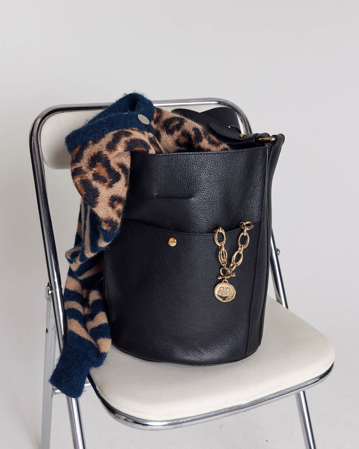 Sac Grand Sofia grainé noir intérieur marine