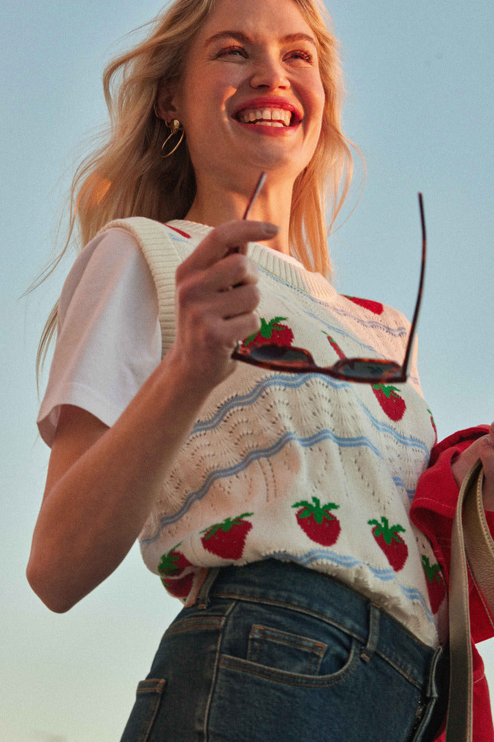 Pull Priska écru et fraises rouges