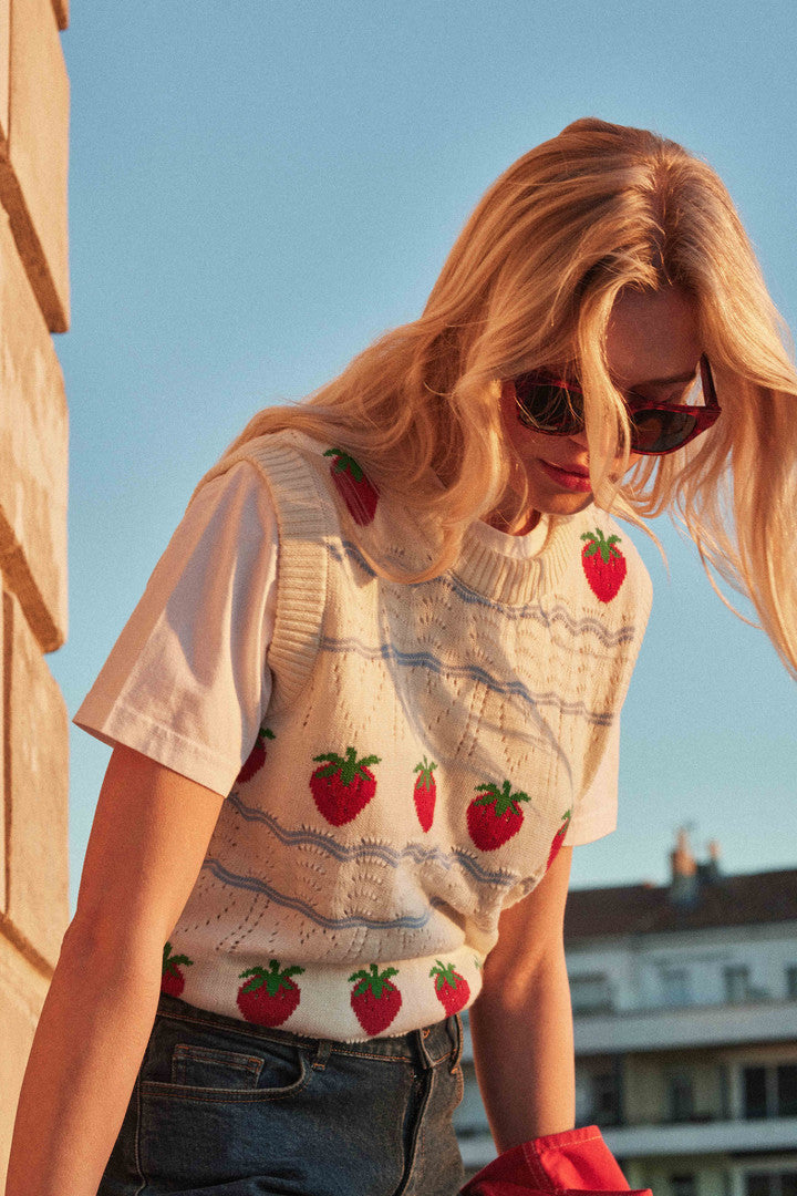 Pull Priska écru et fraises rouges